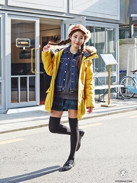 「streetfashionphotographer」｜「アイテム（マウンテンパーカー）」を使った、아이즈매거진(eyesmag.com)さん（レディース・160cm）の秋コーディネート