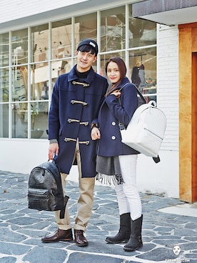 「streetfashionphotographer」｜「アイテム（バッグ）」を使った、아이즈매거진(eyesmag.com)さん（メンズ・183cm）の冬コーディネート