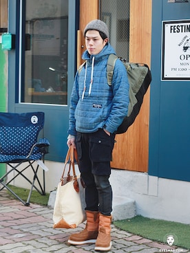 「streetsnap」｜「アイテム（マウンテンパーカー）」を使った、아이즈매거진(eyesmag.com)さん（メンズ・178cm）の冬コーディネート