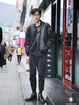 「streetsnap」｜「アイテム（ブーツ）」を使った、아이즈매거진(eyesmag.com)さん（メンズ・178cm）の冬コーディネート