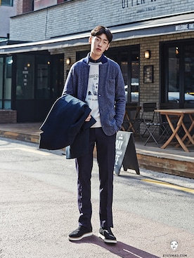 「streetsnap」｜「アイテム（スウェット）」を使った、아이즈매거진(eyesmag.com)さん（メンズ・186cm）の冬コーディネート