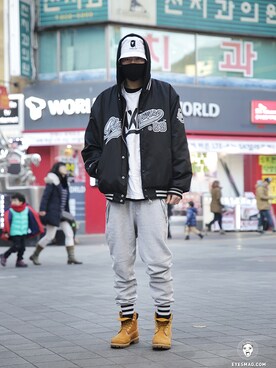 「streetsnap」｜「アイテム（ブーツ）」を使った、아이즈매거진(eyesmag.com)さん（メンズ・178cm）の冬コーディネート