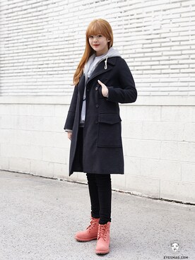 「streetsnap」｜「アイテム（ブーツ）」を使った、아이즈매거진(eyesmag.com)さん（レディース・165cm）の冬コーディネート