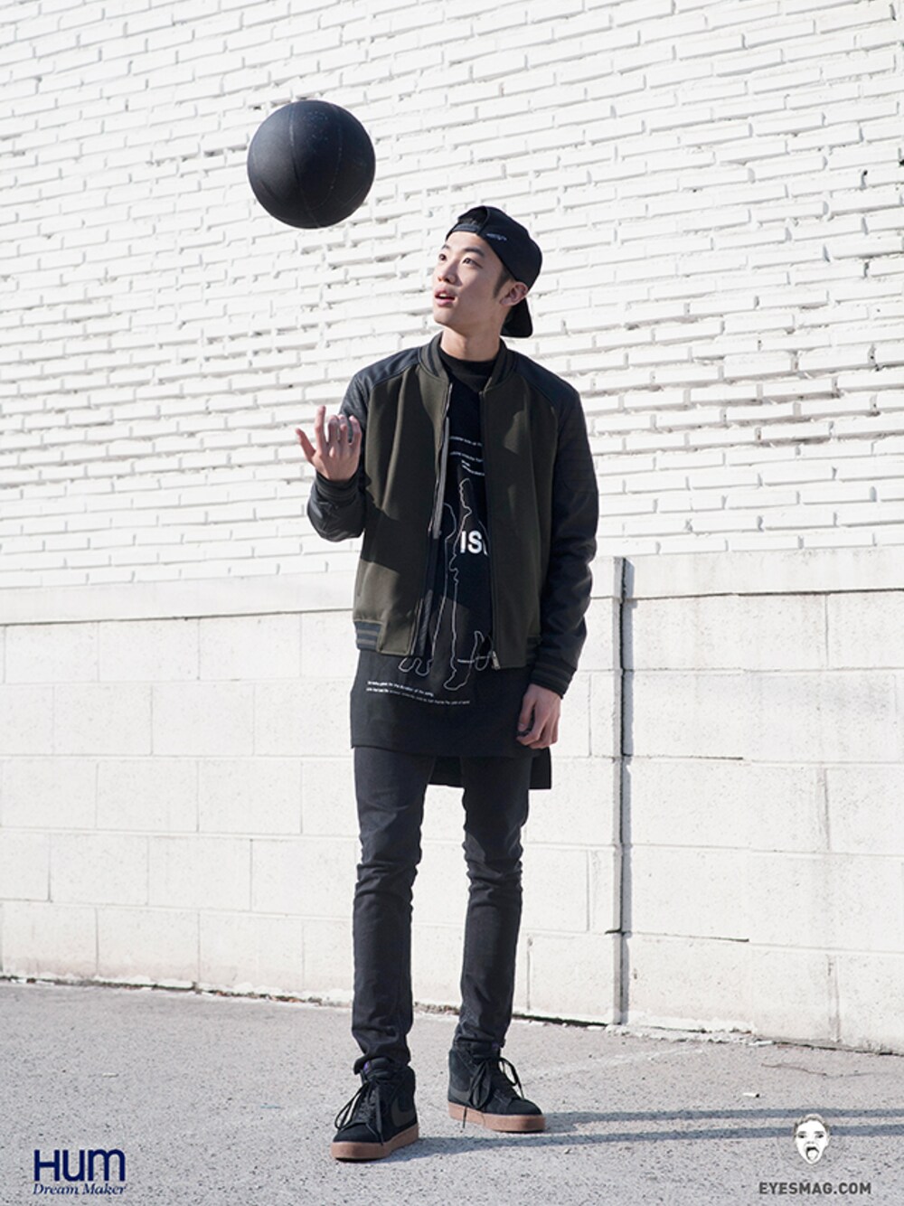 「UNIQLO、 ＮＩＫＥ、street、ootd、streetfashion、streetwear、streetstyle、streetsnap、streetfashionphotographer」｜「HUM（スタジャン、その他）」を使った、아이즈매거진(eyesmag.com)さん（メンズ・183cm）の冬コーディネートの1枚目の写真