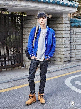 「streetsnap」｜「アイテム（ブーツ）」を使った、아이즈매거진(eyesmag.com)さん（メンズ・186cm）の冬コーディネート