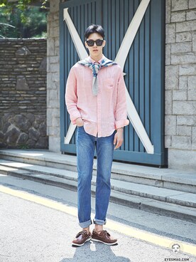 「streetfashionphotographer」｜「アイテム（パンツ）」を使った、아이즈매거진(eyesmag.com)さん（メンズ・183cm）の春コーディネート