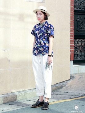 「streetsnap」｜「アイテム（その他シューズ）」を使った、아이즈매거진(eyesmag.com)さん（レディース・165cm）の夏コーディネート