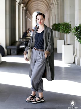 「streetfashionphotographer」｜「アイテム（サンダル）」を使った、아이즈매거진(eyesmag.com)さん（レディース・164cm）の夏コーディネート