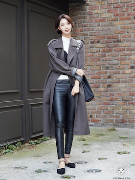 「streetfashionphotographer」｜「アイテム（バッグ）」を使った、아이즈매거진(eyesmag.com)さん（レディース・171cm）の秋コーディネート