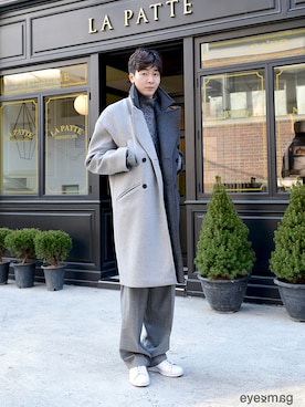 「streetsnap」｜「アイテム（チェスターコート）」を使った、아이즈매거진(eyesmag.com)さん（メンズ・180cm）の冬コーディネート
