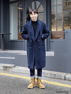 「streetsnap」｜「アイテム（ブーツ）」を使った、아이즈매거진(eyesmag.com)さん（メンズ・180cm）の冬コーディネート