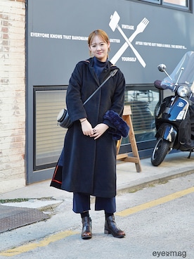 「streetsnap」｜「アイテム（ブーツ）」を使った、아이즈매거진(eyesmag.com)さん（レディース・170cm）の冬コーディネート