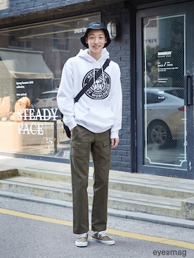 「streetfashionphotographer」｜아이즈매거진(eyesmag.com)さん（メンズ・178cm）の春コーディネート