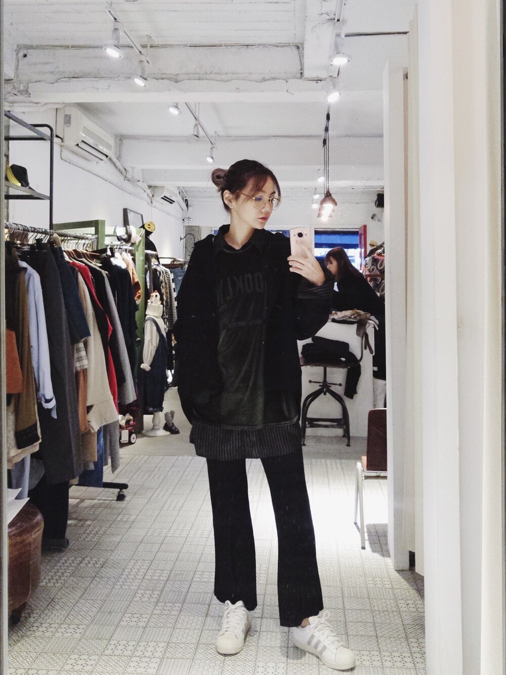 「ootd、outfit、yunisgreat」｜「VII&COのアイテム（ファッション雑貨、ゴールド系）」を使った、kirbykuoさん（レディース・165cm）の秋コーディネートの1枚目の写真