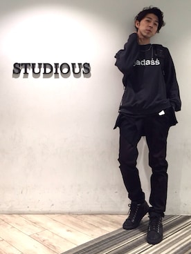 「DISCOVERED（ディスカバード）のアイテム（スウェット）」を使った、西山カズキさん（メンズ・178cm）の冬コーディネート