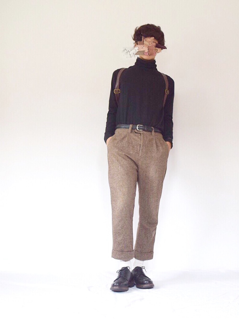 「シンプル、シンプルコーデ、ワイドパンツ、スラックス、カジュアル、休日スタイル、ニット、黒、outfit、ootd」｜「UNIQLOのMEN ソフトタッチハイネックT（長袖）（Tシャツ/カットソー、ブラック系）」を使った、てつぺいさん（メンズ・180cm）の冬コーディネートの1枚目の写真