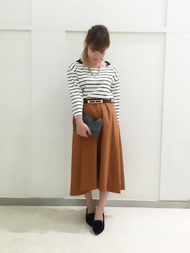 「レンガ色」｜「アイテム（グレー系）」を使った、AKIさん（レディース・151cm）の秋コーディネート