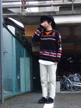 「MOSCHINO（モスキーノ）のネイティブ柄ニット（ニット/セーター、ブラック系）」を使った、カオルさん（メンズ）の春コーディネート