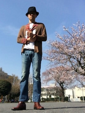 「DIESEL（ディーゼル）のアイテム（デニムパンツ、ブルー系）」を使った、ひろしさん（メンズ・183cm）の春コーディネート