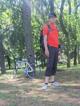 「le coq sportif（ルコックスポルティフ）のアイテム（その他パンツ、グレー系）」を使った、ひろしさん（メンズ・183cm）の春コーディネート