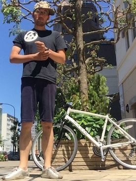 「UNIQLO（ユニクロ）のアイテム（パンツ、ブラック系）」を使った、ひろしさん（メンズ・183cm）の春コーディネート