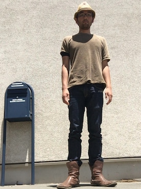 「SHIPS（シップス）のアイテム（Tシャツ/カットソー、ベージュ系）」を使った、ひろしさん（メンズ・183cm）の春コーディネート