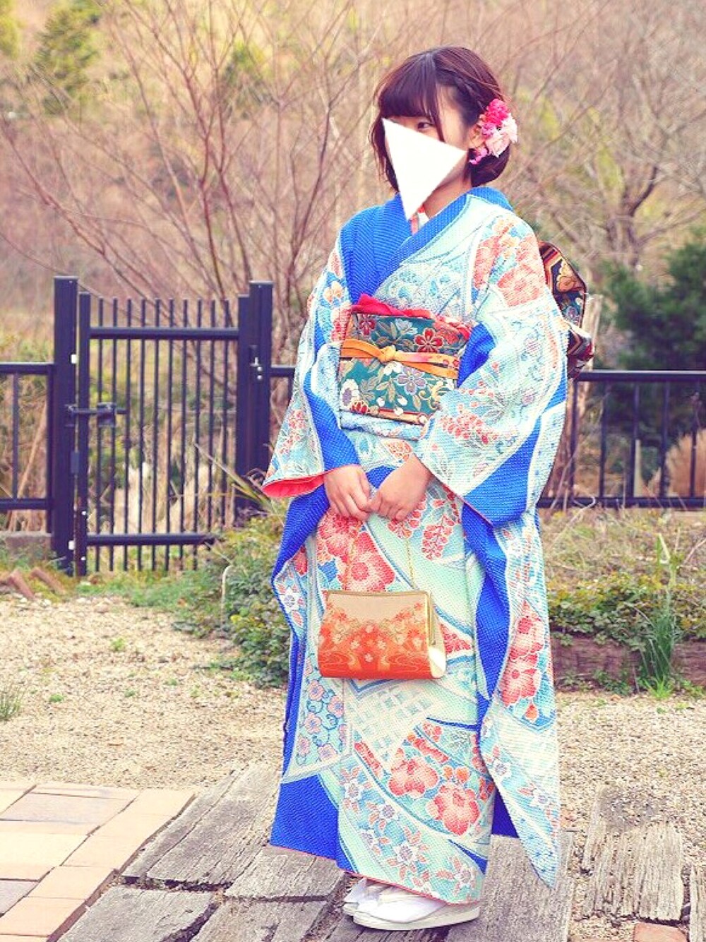「成人式、振袖」｜「うしろのアイテム（浴衣、ブルー系）」を使った、あいるさん（レディース・145cm）の冬コーディネートの1枚目の写真