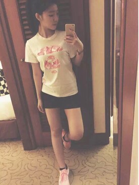 「A BATHING APE（アベイシングエイプ）のアイテム（Tシャツ/カットソー、ピンク系）」を使った、巫曉琳さん（レディース）の夏コーディネート