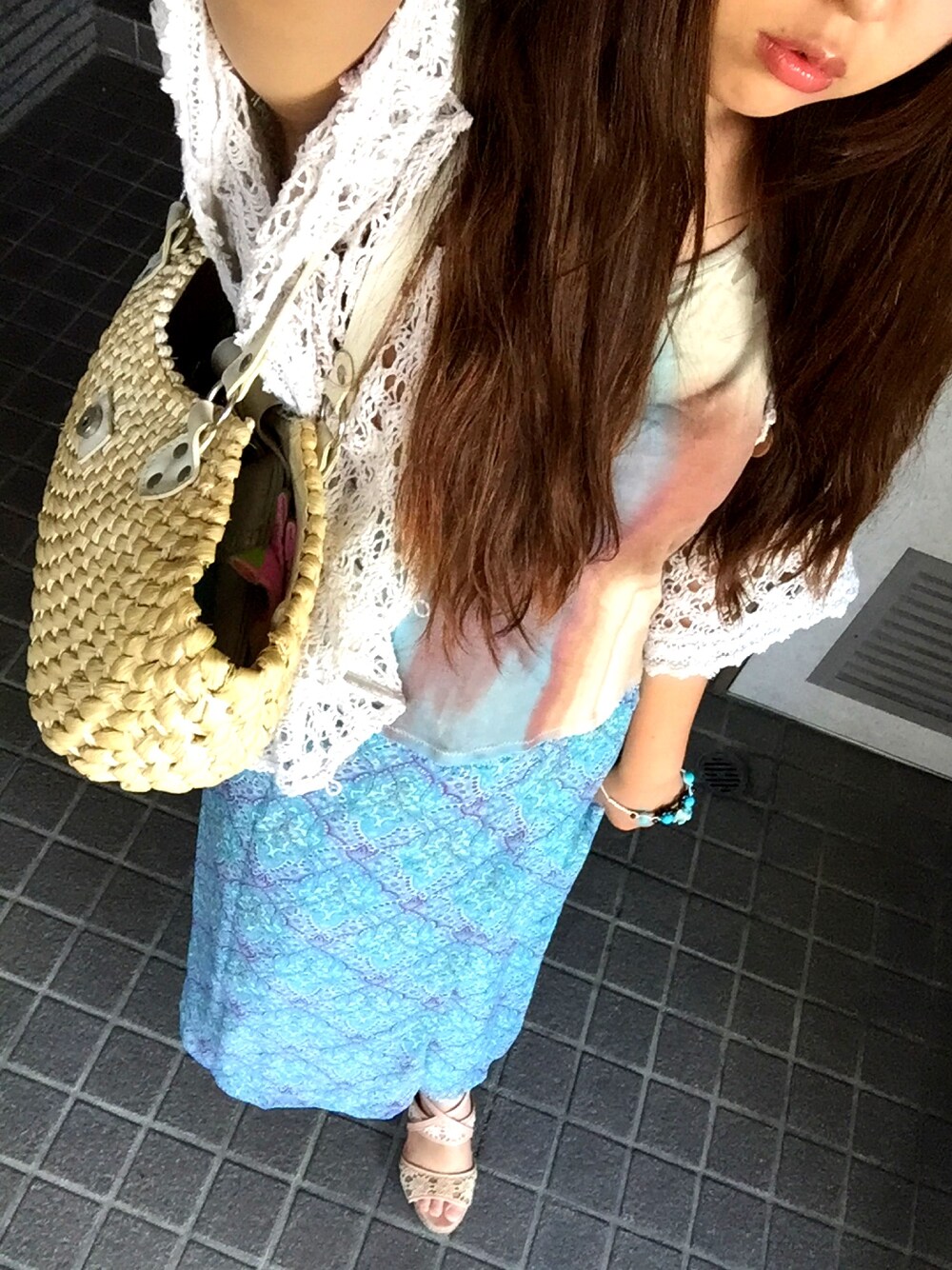 「グアムで買ったやつ🌴☀のアイテム（ブレスレット、ブルー系）」を使った、みさちんさん（レディース・158cm）の秋コーディネートの1枚目の写真