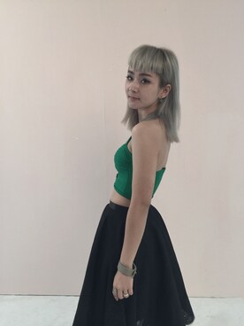 「MONKI（モンキ）のアイテム（チューブトップ）」を使った、Stacy Yangさん（レディース・167cm）の冬コーディネート