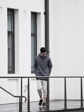 「アイテム（パーカー）」を使った、ILoveUglyさん（メンズ・196cm）の春コーディネート