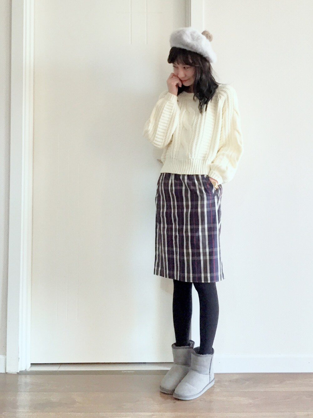 「ikkaのアイテム（ハンチング/ベレー帽、グレー系）」を使った、喵喵小桃さん（レディース・160cm）の冬コーディネートの1枚目の写真