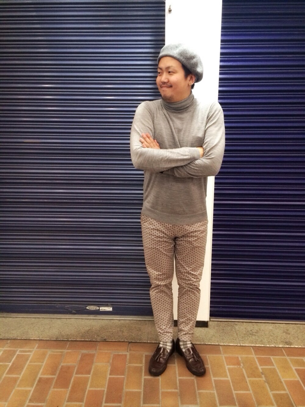 「CA4LAのアイテム（ハンチング/ベレー帽、グレー系）」を使った、小堤   翔太さん（メンズ・179cm）の冬コーディネートの1枚目の写真