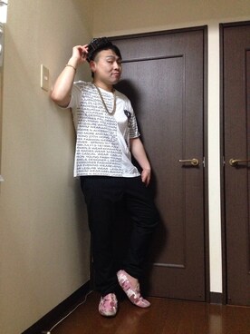 「LRG（エルアールジー）のアイテム（キャップ）」を使った、小林一寿さん（メンズ・164cm）の夏コーディネート