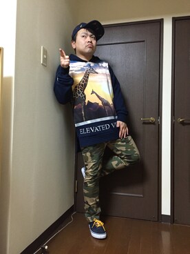 「LRG（エルアールジー）のアイテム（帽子）」を使った、小林一寿さん（メンズ・164cm）の秋コーディネート