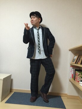 「アイテム（ドレスシューズ、パープル系）」を使った、小林一寿さん（メンズ・164cm）の冬コーディネート