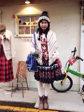 「アイテム（ベスト、レッド系）」を使った、アイリさん（レディース・165cm）の冬コーディネート