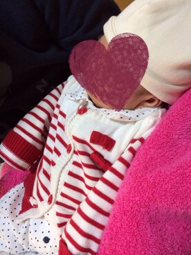 「ボーダーリボン付カーディガン（その他ベビー用品、レッド系）」を使った、くうさんさん（レディース・160cm）の春コーディネート