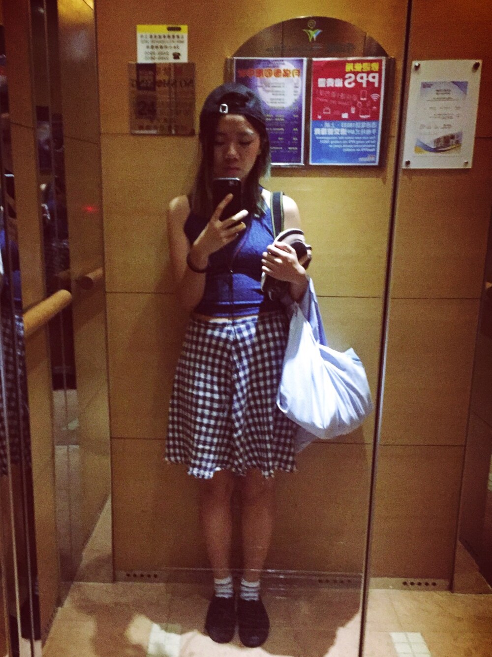 「ootd、カジュアルコーデ、大人コーデ、casual、outfit、blue」｜「UNDERCOVERのアイテム（ハンドバッグ、ホワイト系）」を使った、asteryxさん（レディース・165cm）の秋コーディネートの1枚目の写真