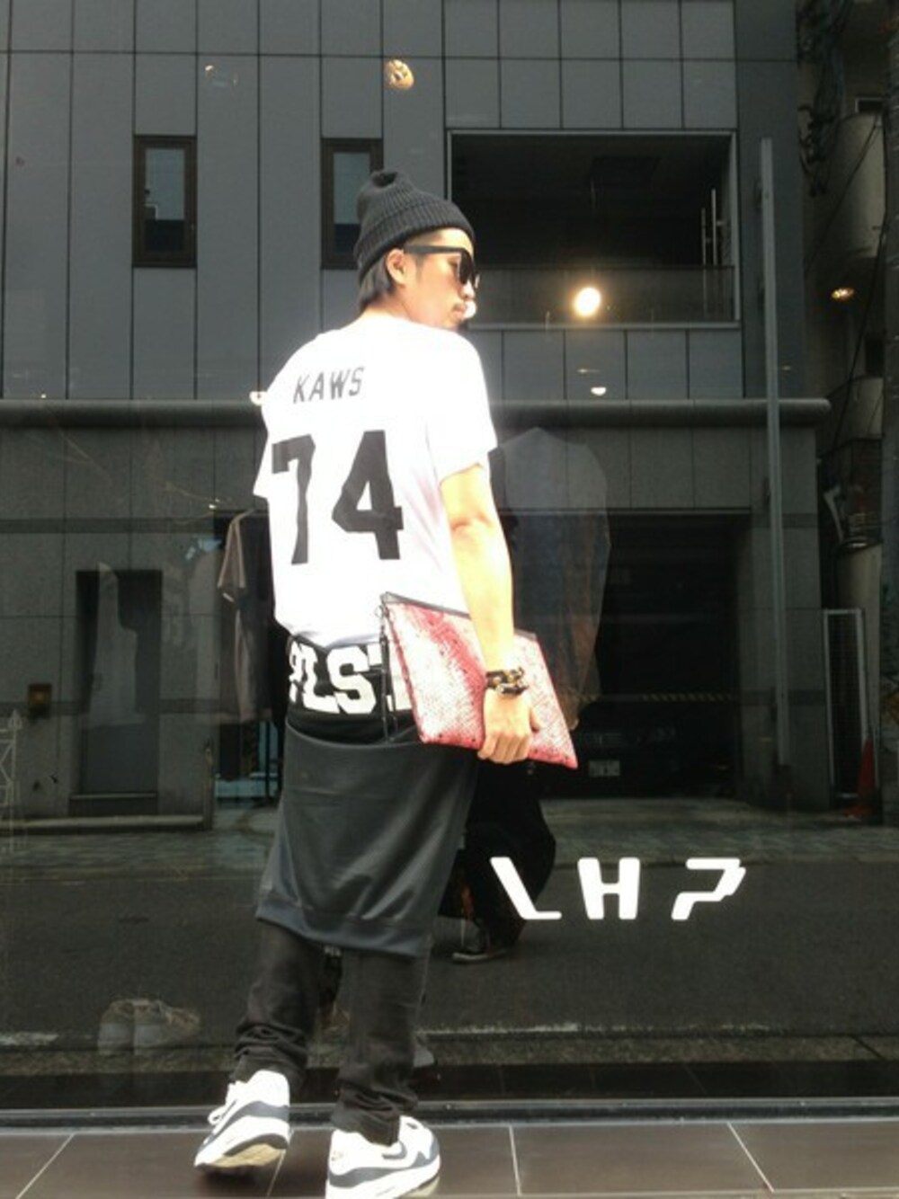 「L.H.PのLHP/ｴﾙｴｲﾁﾋﾟｰ/ADSR/ｴｰﾃﾞｨｰｴｽｱｰﾙ/ATKINS（サングラス、ブラック系）」を使った、相川直輝さん（メンズ・170cm）の夏コーディネートの1枚目の写真