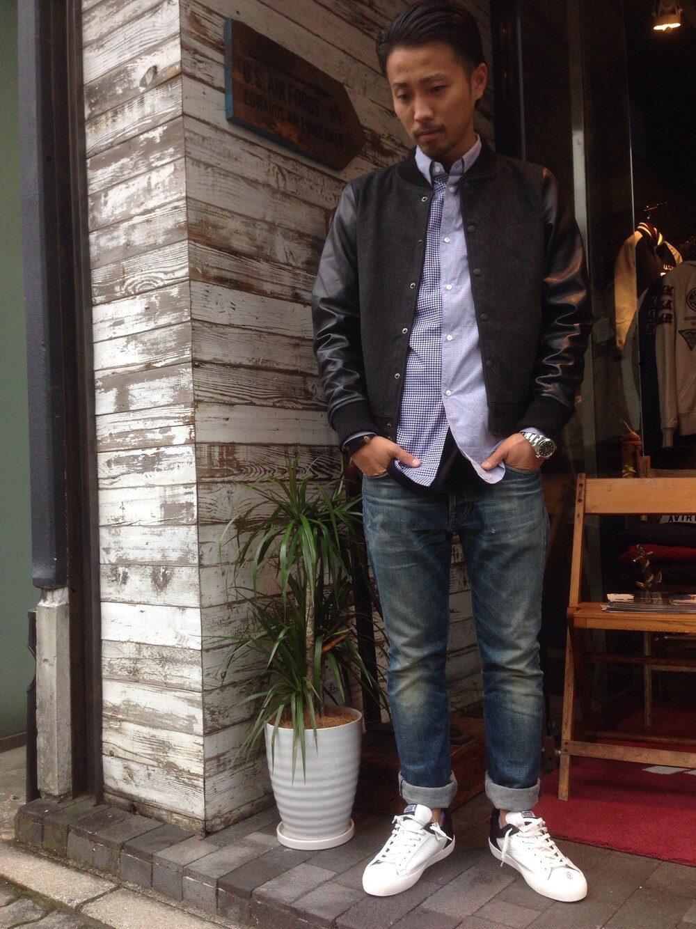 「LHP、LHP名古屋、スタジャン、テーラードジャケット、GOLDEN GOOSE、GGDB、superstar」｜「GOLDEN GOOSEのLHP/エルエイチピー/GOLDENGOOSE/ゴールデングース/SNEAKERS SUPER STAR（スニーカー、ブラック系）」を使った、相川直輝さん（メンズ・174cm）の秋コーディネートの1枚目の写真