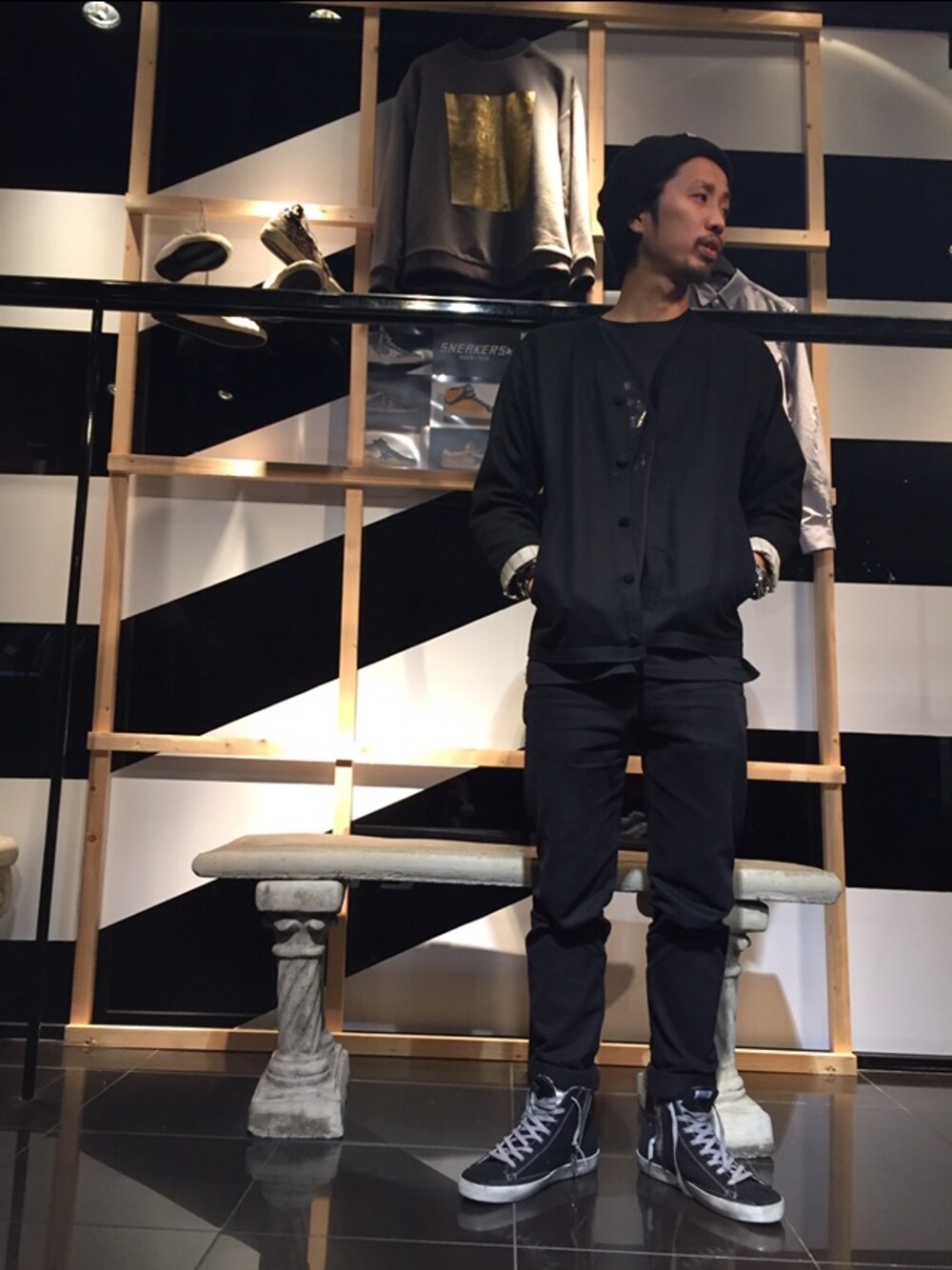 「LHP名古屋、LHP、GOLDEN GOOSE、相川、スニーカー、セットアップ、ハイカットスニーカー」｜「L.H.PのLHP/エルエイチピー/GOLDENGOOSE/ゴールデングース/SNEAKER FRANCY（スニーカー、ブラック系）」を使った、相川直輝さん（メンズ・174cm）の秋コーディネートの1枚目の写真