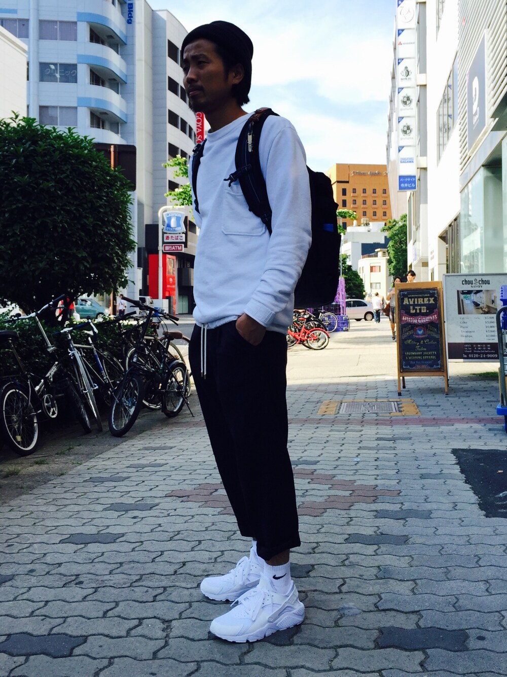 「UMIT BENAN、NIKE、air huarache、lexdray、白ソックス、白スニーカー、LHP、LHP名古屋、相川」｜「L.H.PのLHP/エルエイチピー/LEXDRAY レックスドレイ・レクスドライ/BOULDER PACK（ショルダーバッグ、ブラック系）」を使った、相川直輝さん（メンズ・174cm）の春コーディネートの1枚目の写真