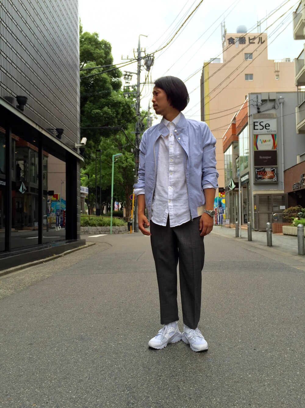 「LHP、LHP名古屋、Gant Rugger、soe、NIKE」｜「L.H.Pのツイードスラックス（スラックス、グレー系）」を使った、相川直輝さん（メンズ・174cm）の夏コーディネートの1枚目の写真