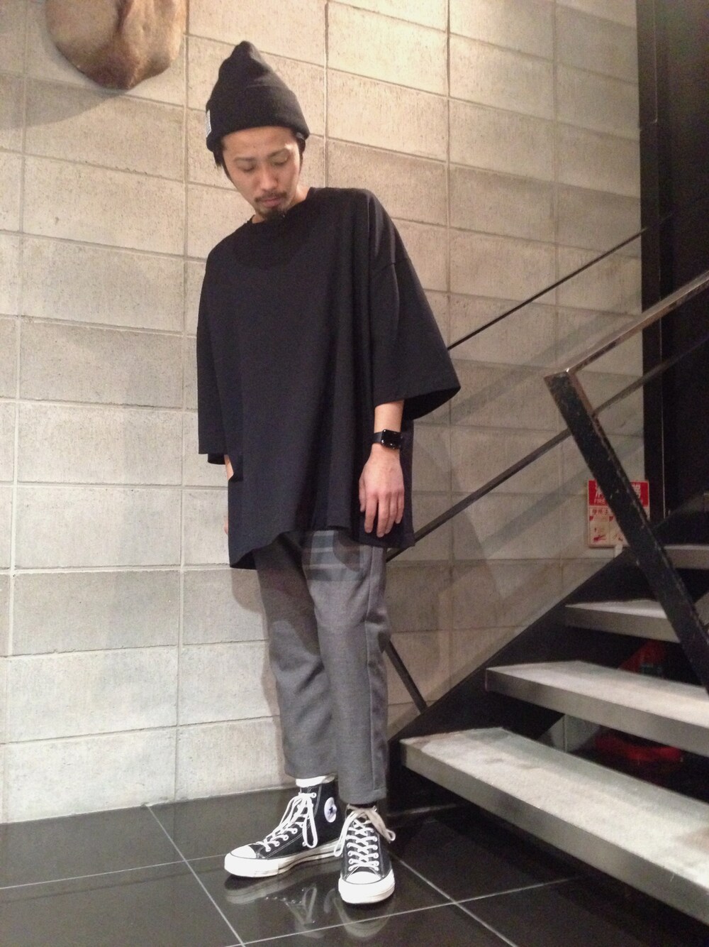 「LHP、LHPNAGOYA、Etudes Studio、GOLDEN GOOSE」｜「Etudes Studioのアイテム（Tシャツ/カットソー、ブラック系）」を使った、相川直輝さん（メンズ・174cm）の春コーディネートの1枚目の写真