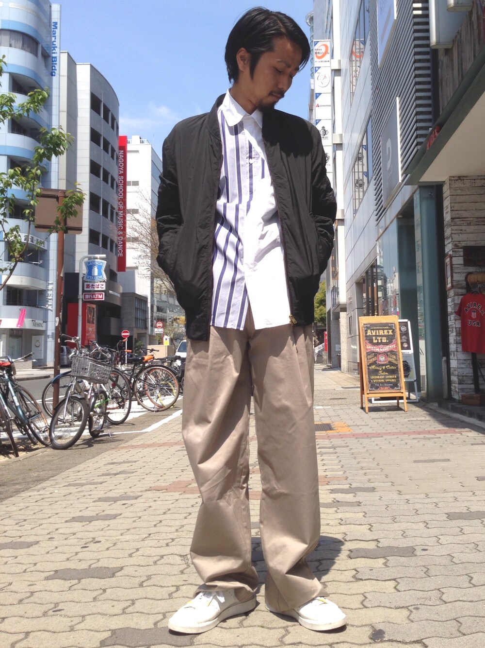 「LHP、TONSURE、MaisonMargiela、カジュアルコーデ、ワイドパンツ、サラッと系」｜「TONSUREのアイテム（シャツ/ブラウス、ホワイト系）」を使った、相川直輝さん（メンズ・174cm）の春コーディネートの1枚目の写真