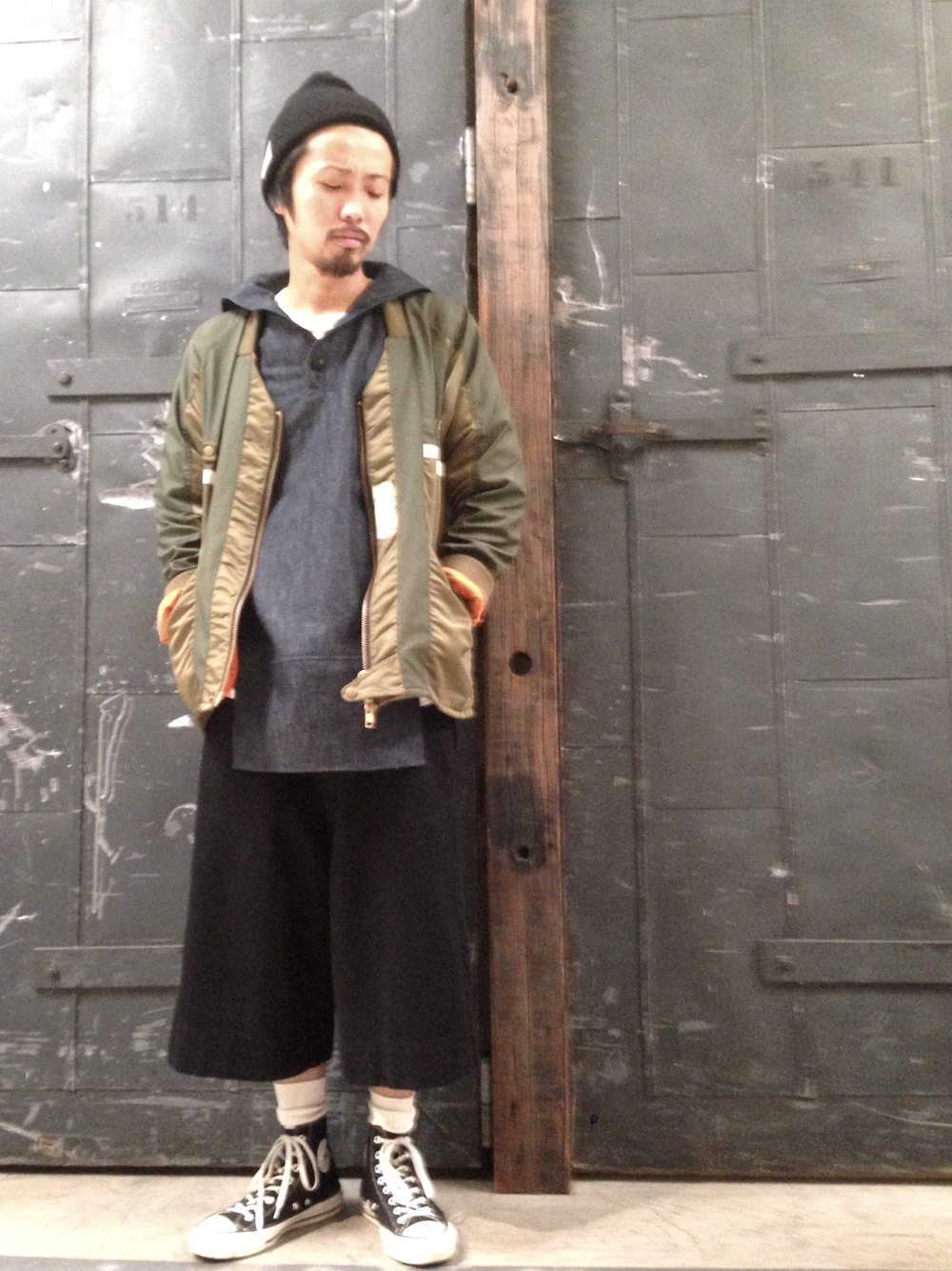 「blackmeans、Etudes Studio、日本、madeinjapan、男の中の男」｜「blackmeansのアイテム（Tシャツ/カットソー、グリーン系）」を使った、相川直輝さん（メンズ・174cm）の春コーディネートの1枚目の写真