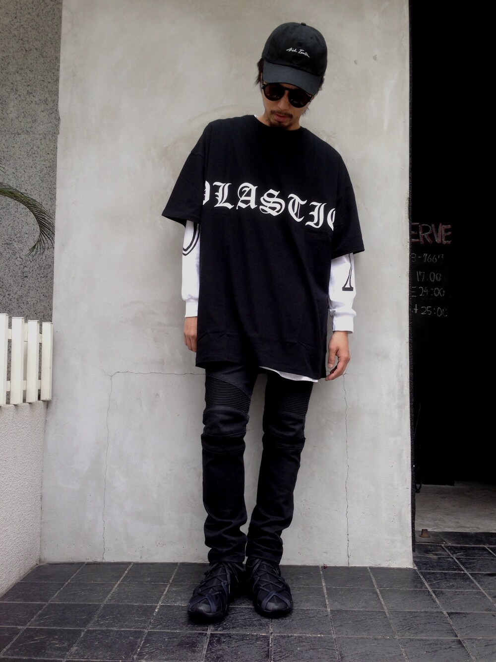 「LHP、BALMAIN、晴れ、street、Y-3、KaneZ、梅雨、ネオホスト、propergang」｜「KaneZのKaneZ/ケインズ/NICK TESTER POLO CAP（キャップ、ブラック系）」を使った、相川直輝さん（メンズ・174cm）の夏コーディネートの1枚目の写真