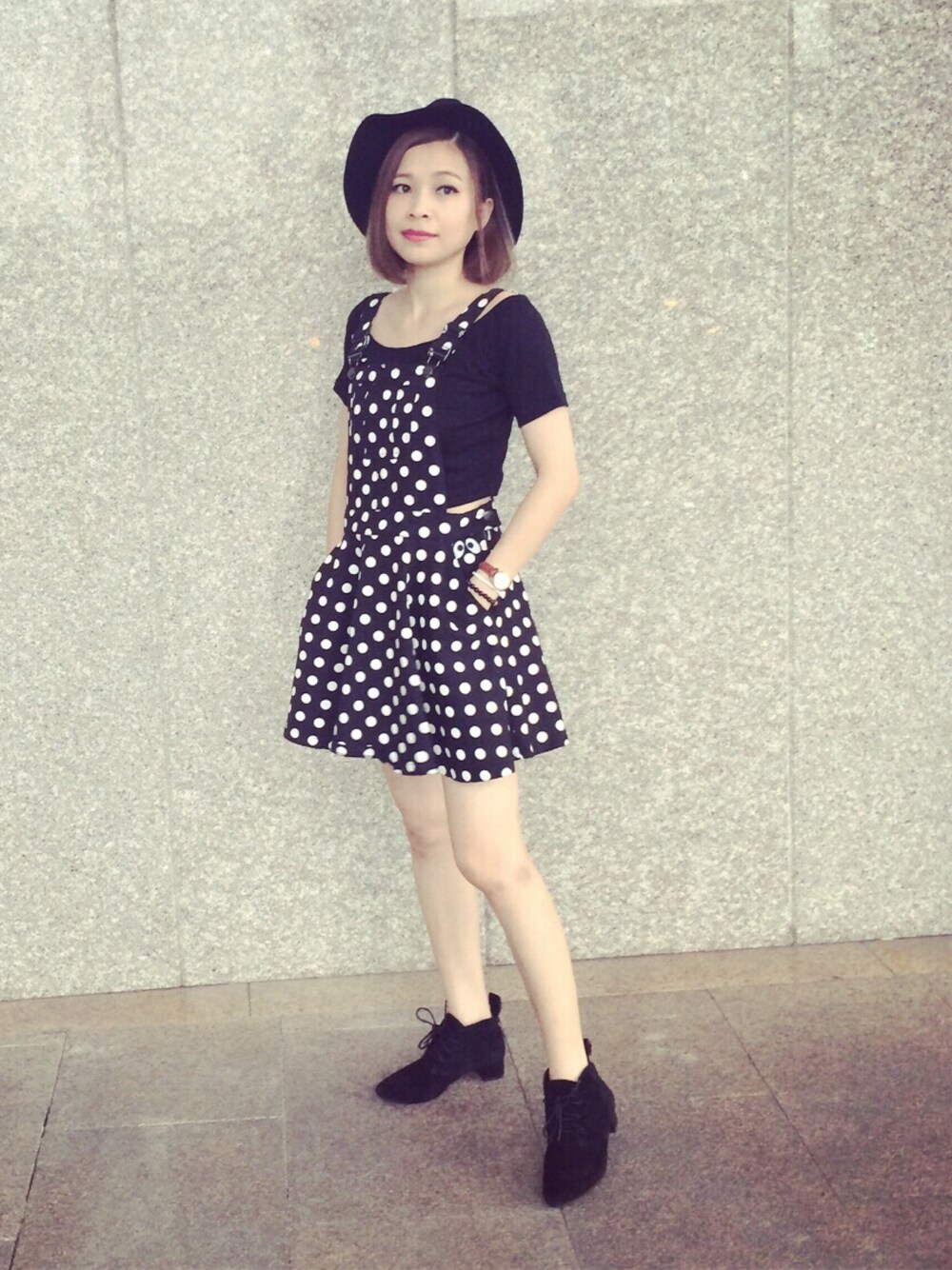 「PolkaDot、black and white、bnw、ootd、dungarees」｜「MINI CREAMのアイテム（サロペット/オーバーオール、その他）」を使った、Paur3n3さん（レディース・157cm）の夏コーディネートの1枚目の写真