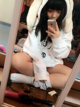 「うさ耳」｜「アイテム（スウェット）」を使った、莉子氏さん（レディース・152cm）の春コーディネート